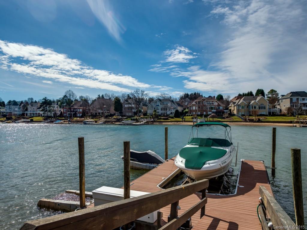 The Peninsula - Residential