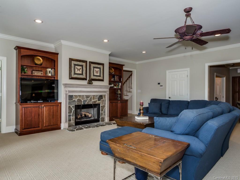 The Peninsula - Residential