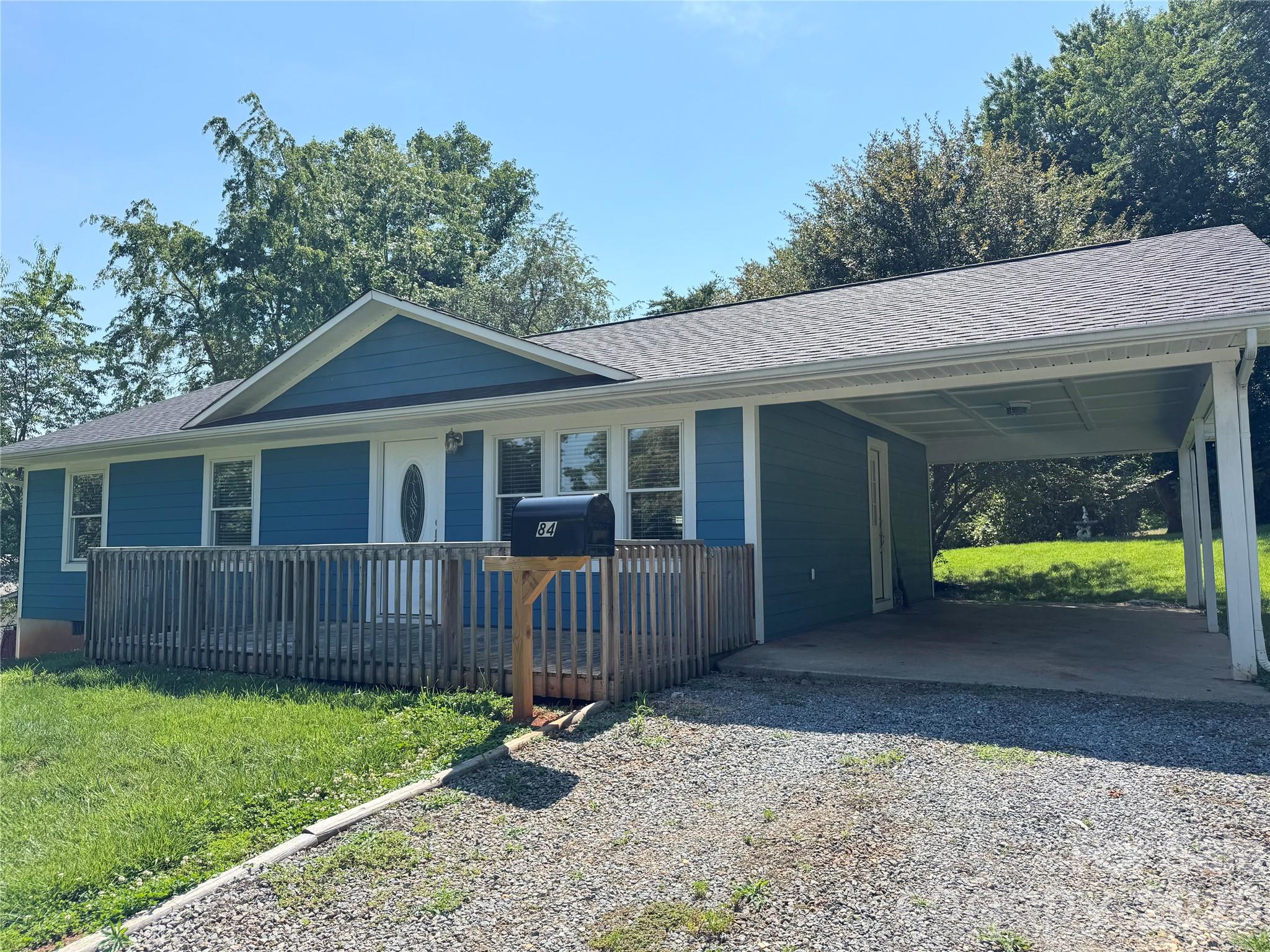 84 E Hunt Drive