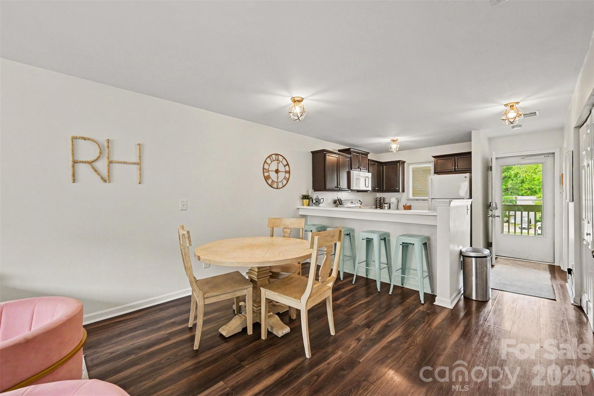 1654 Eagles Place