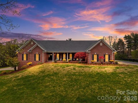 Photo of 3330 Shamrock Heights, Hudson, NC 28638 (MLS # 4362059)