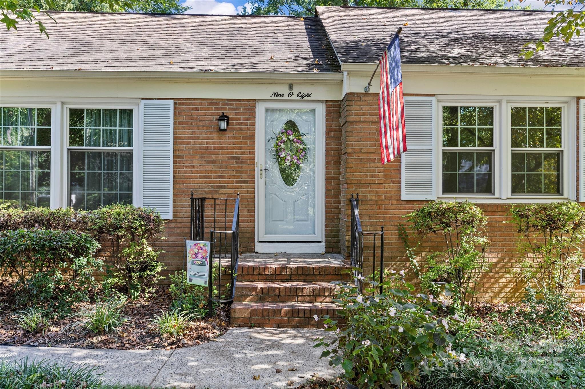 908 Lynbrook Drive