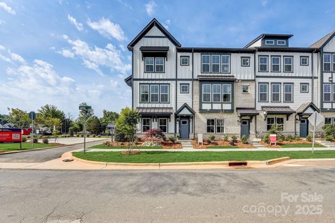 407 Jetton Street Davidson NC 28036