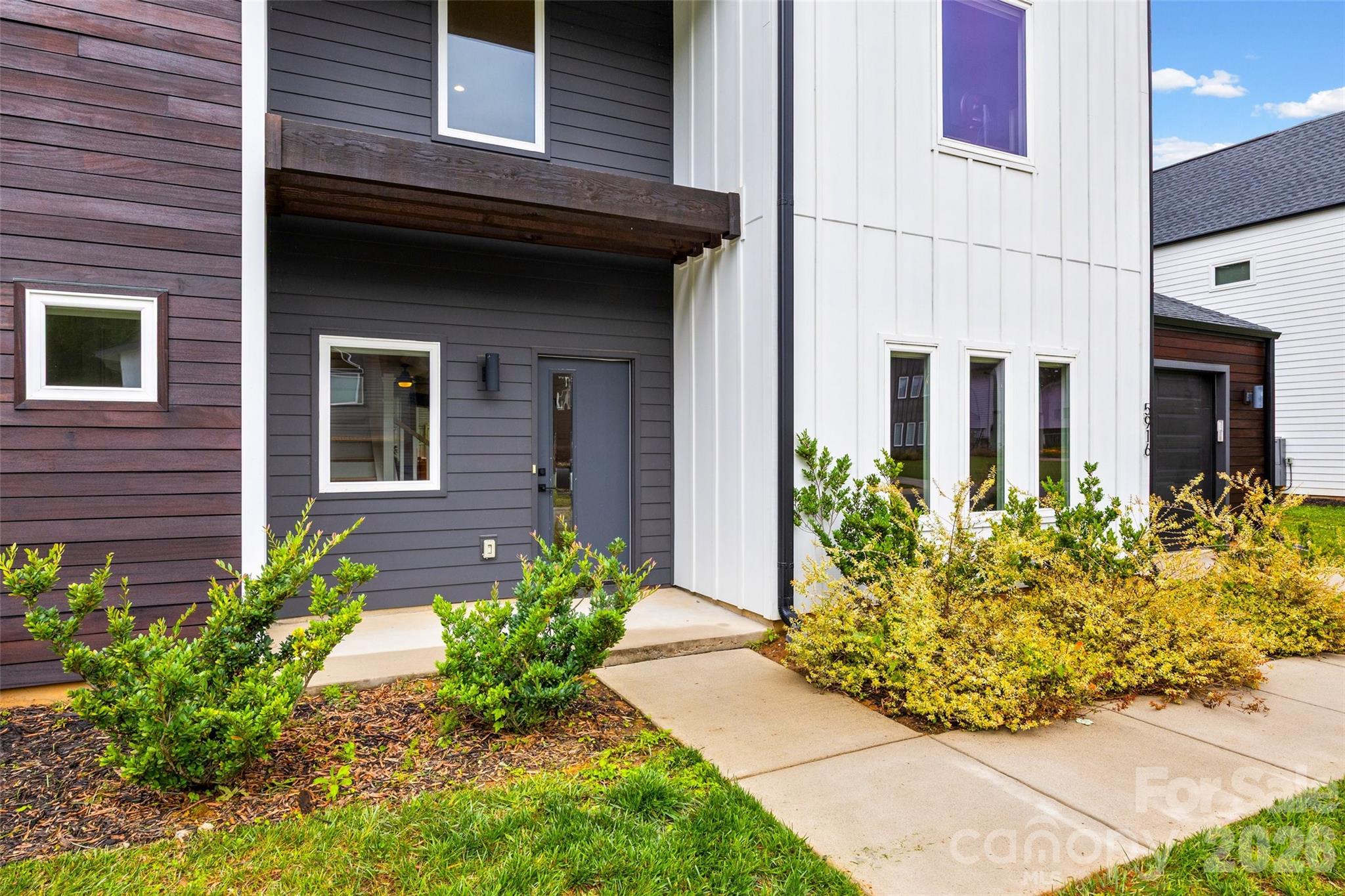 5916 Pepper Bush Lane
