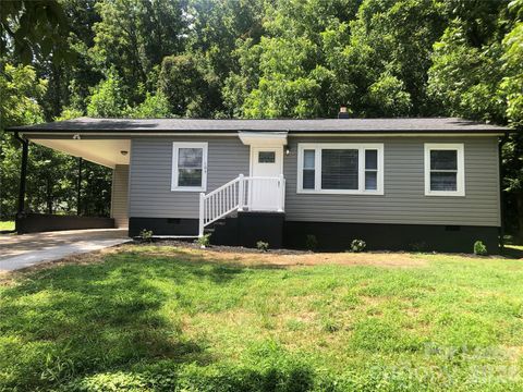 Photo of 105 Lance Street, Mount Holly, NC 28120 (MLS # 4369767)