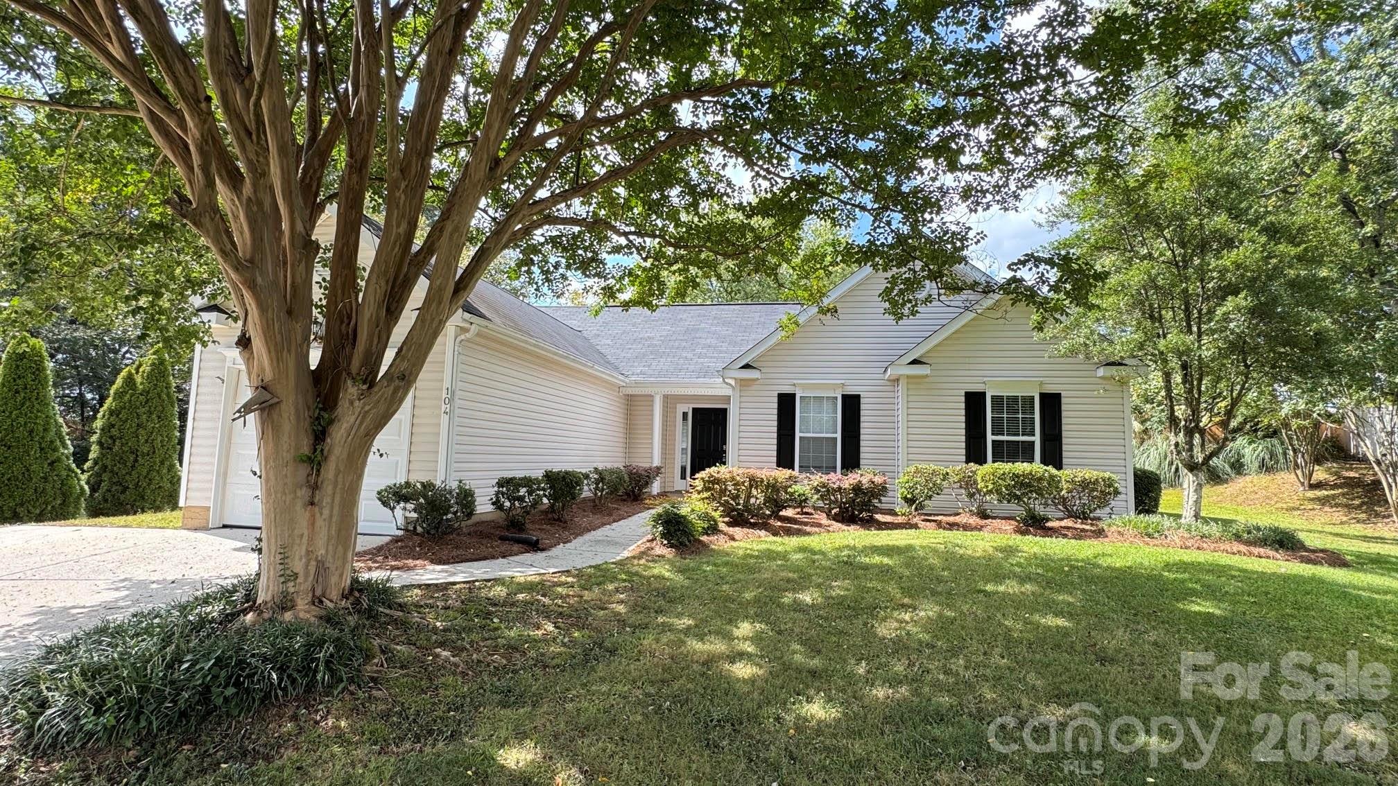 104 S Willow Court