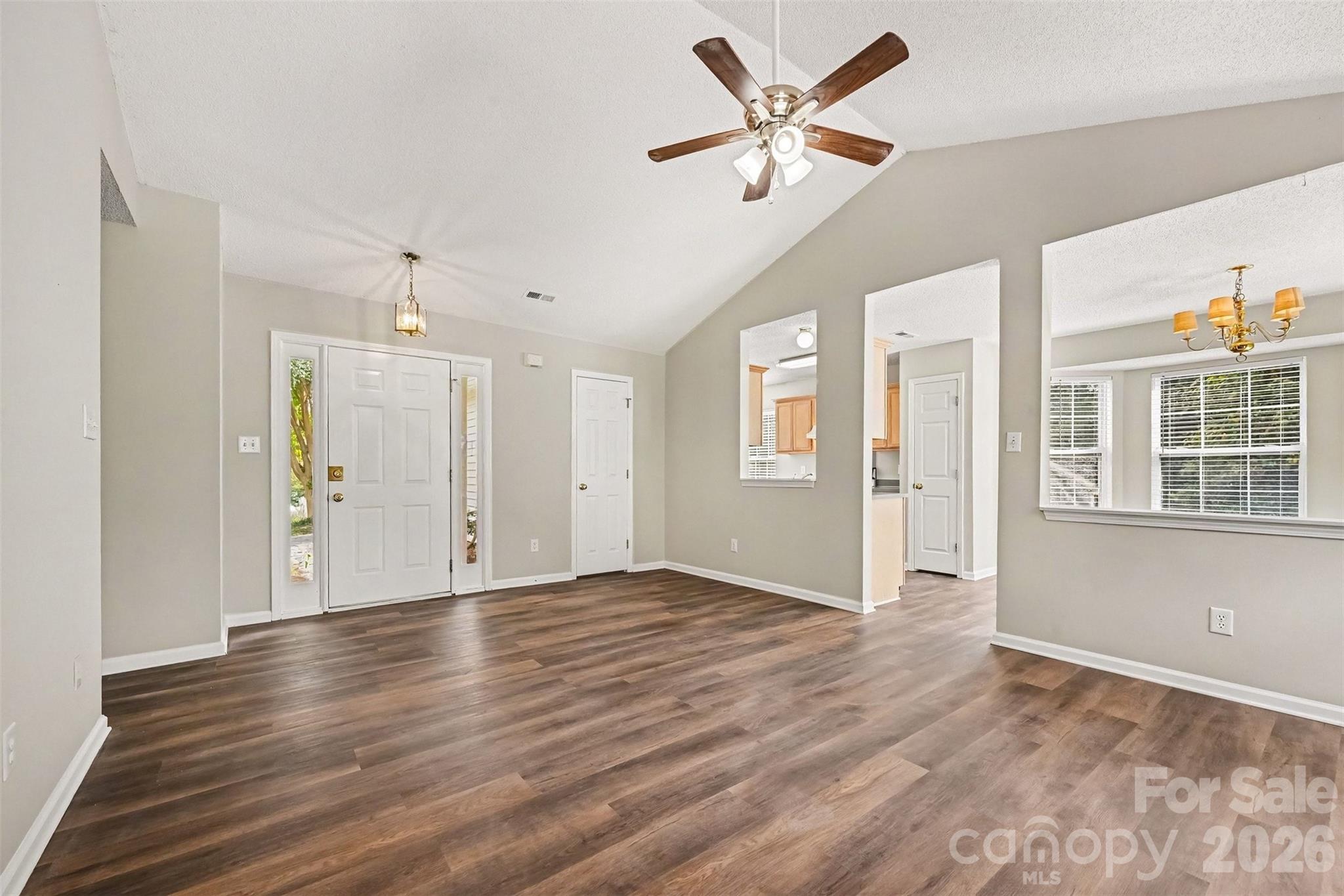 104 S Willow Court