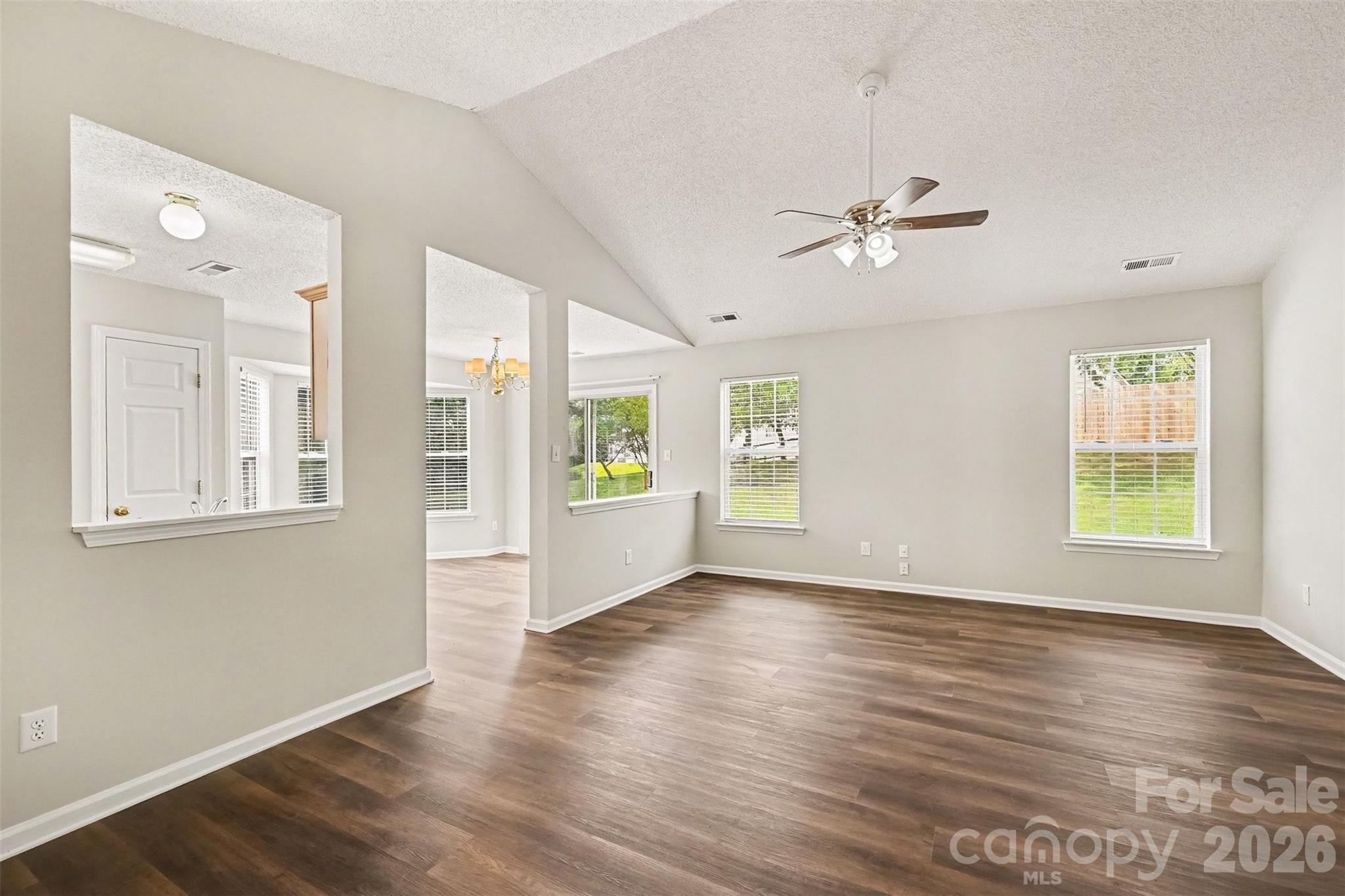 104 S Willow Court