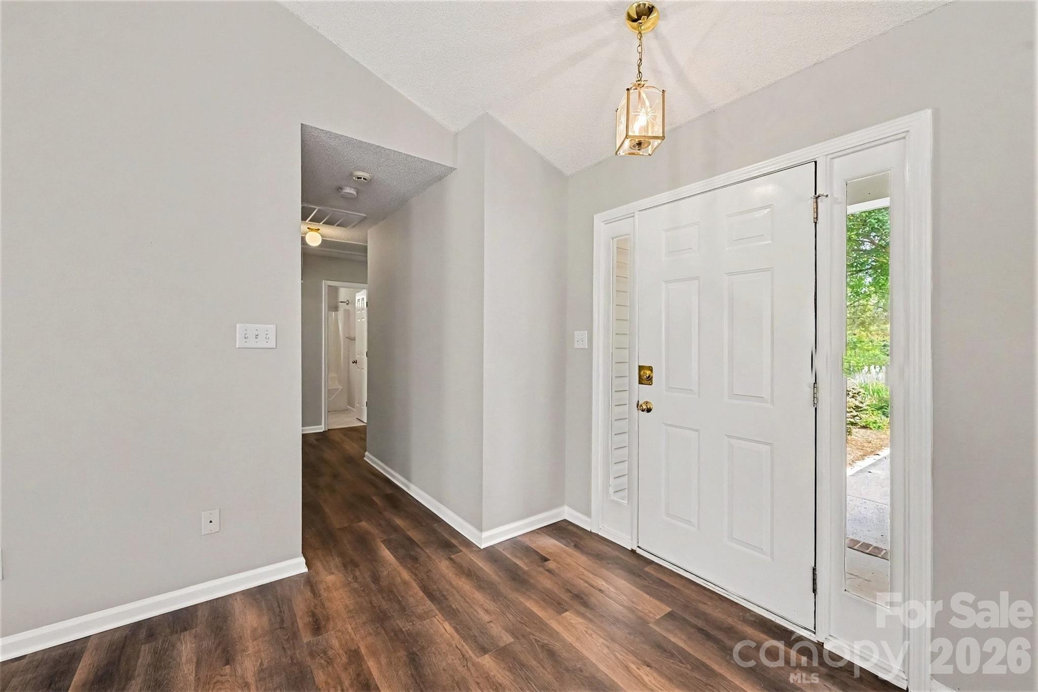 104 S Willow Court