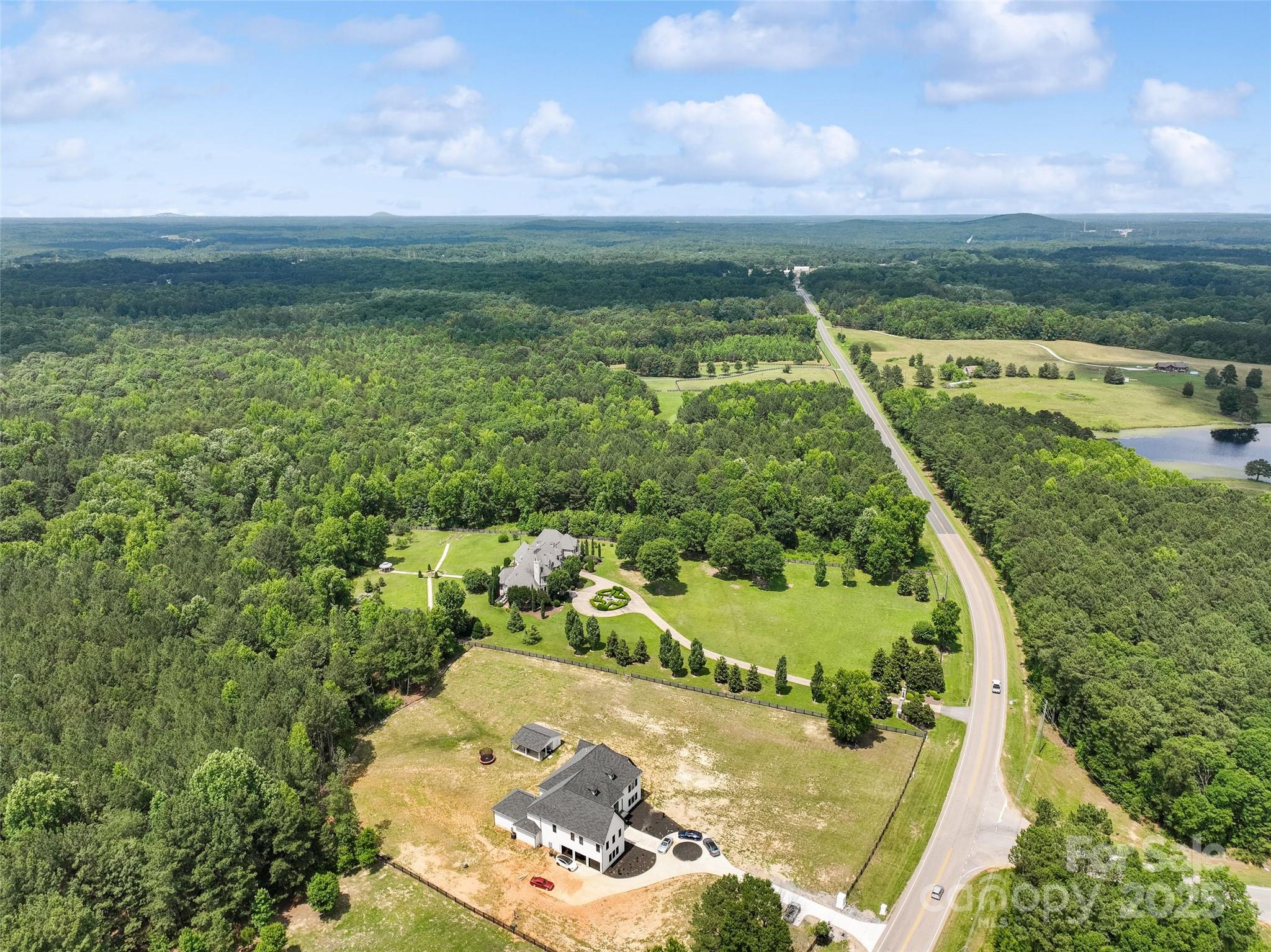 2916 Charlotte Highway