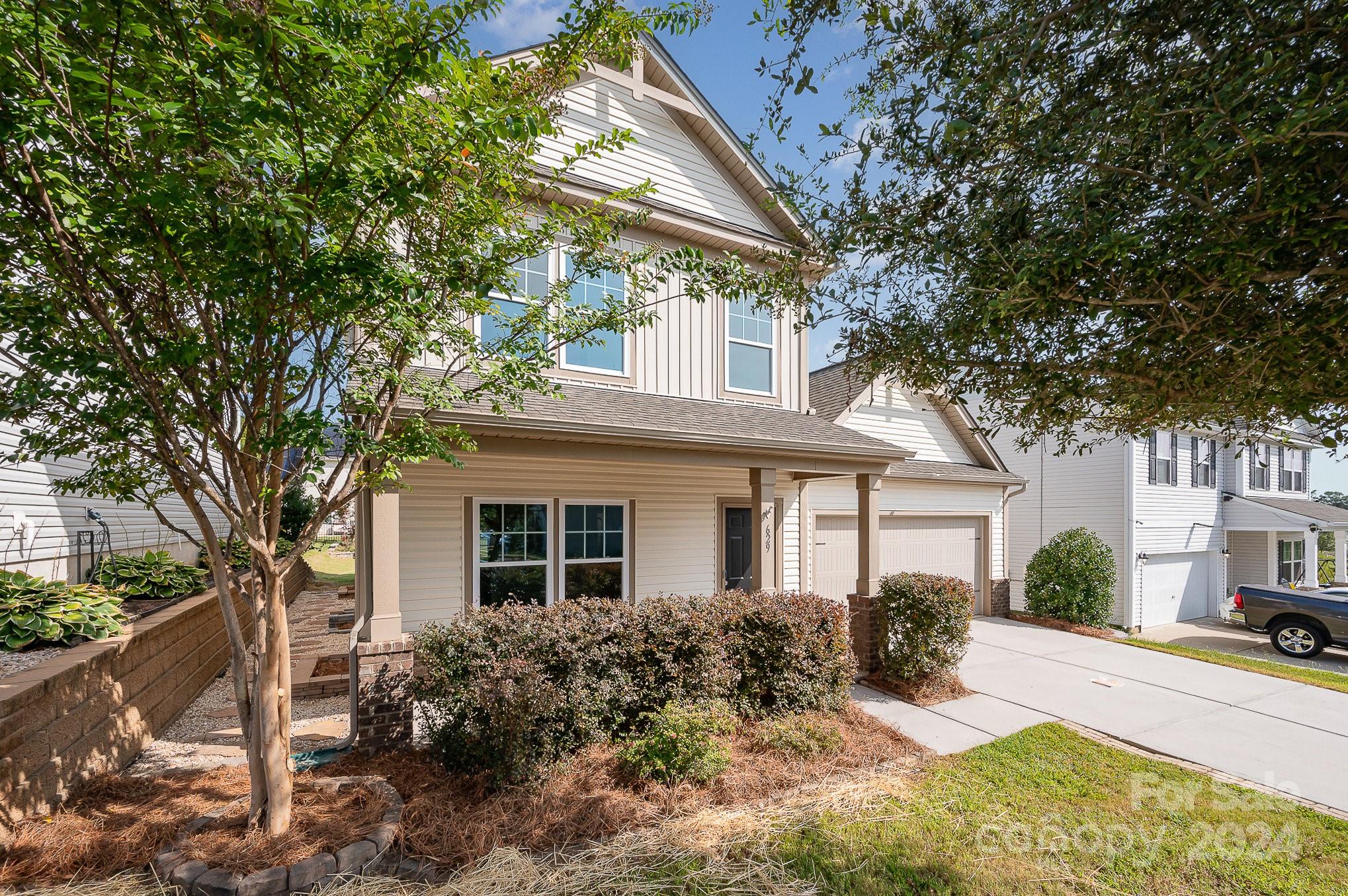 Newport Lakes - Residential