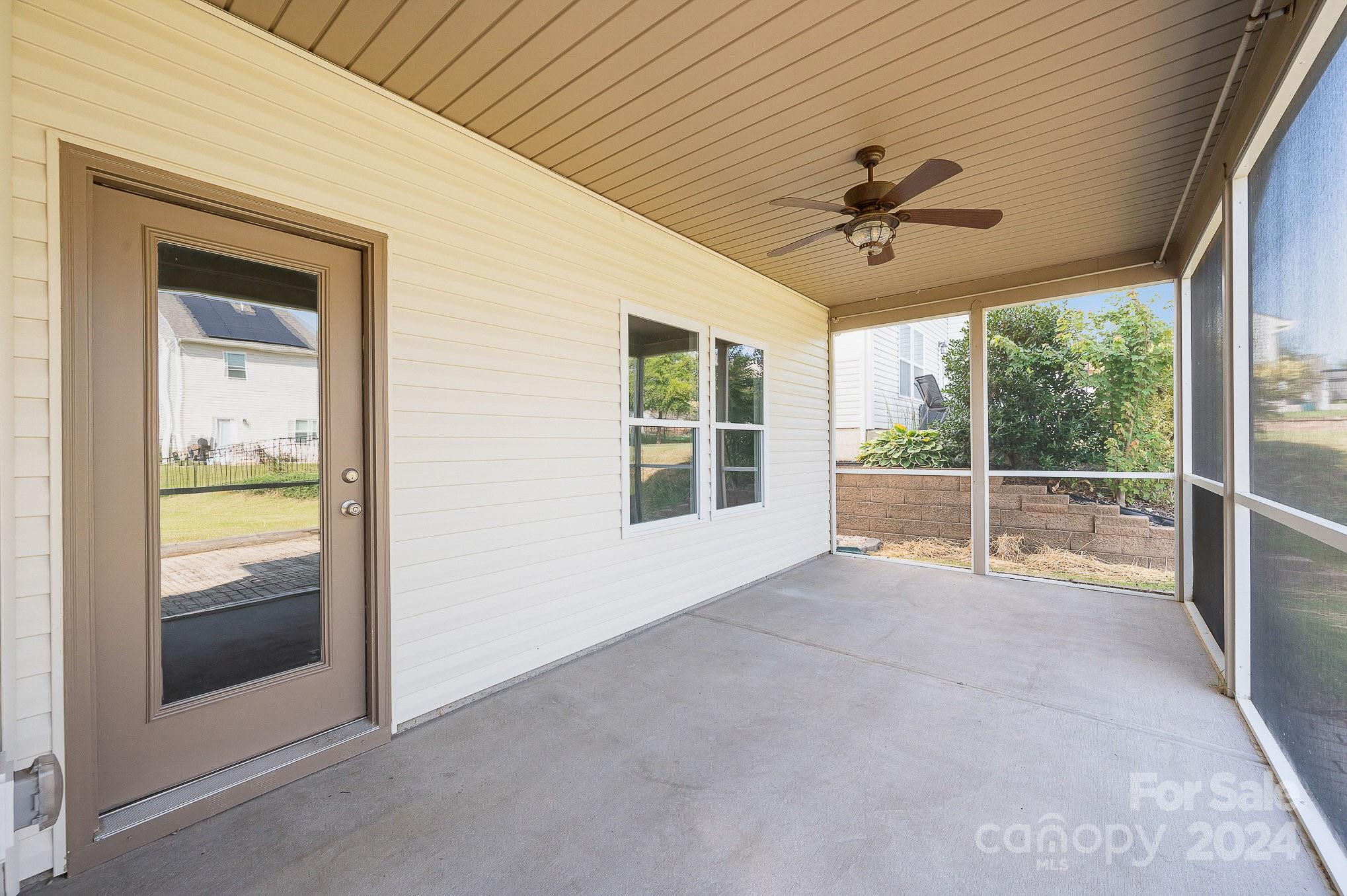 Newport Lakes - Residential