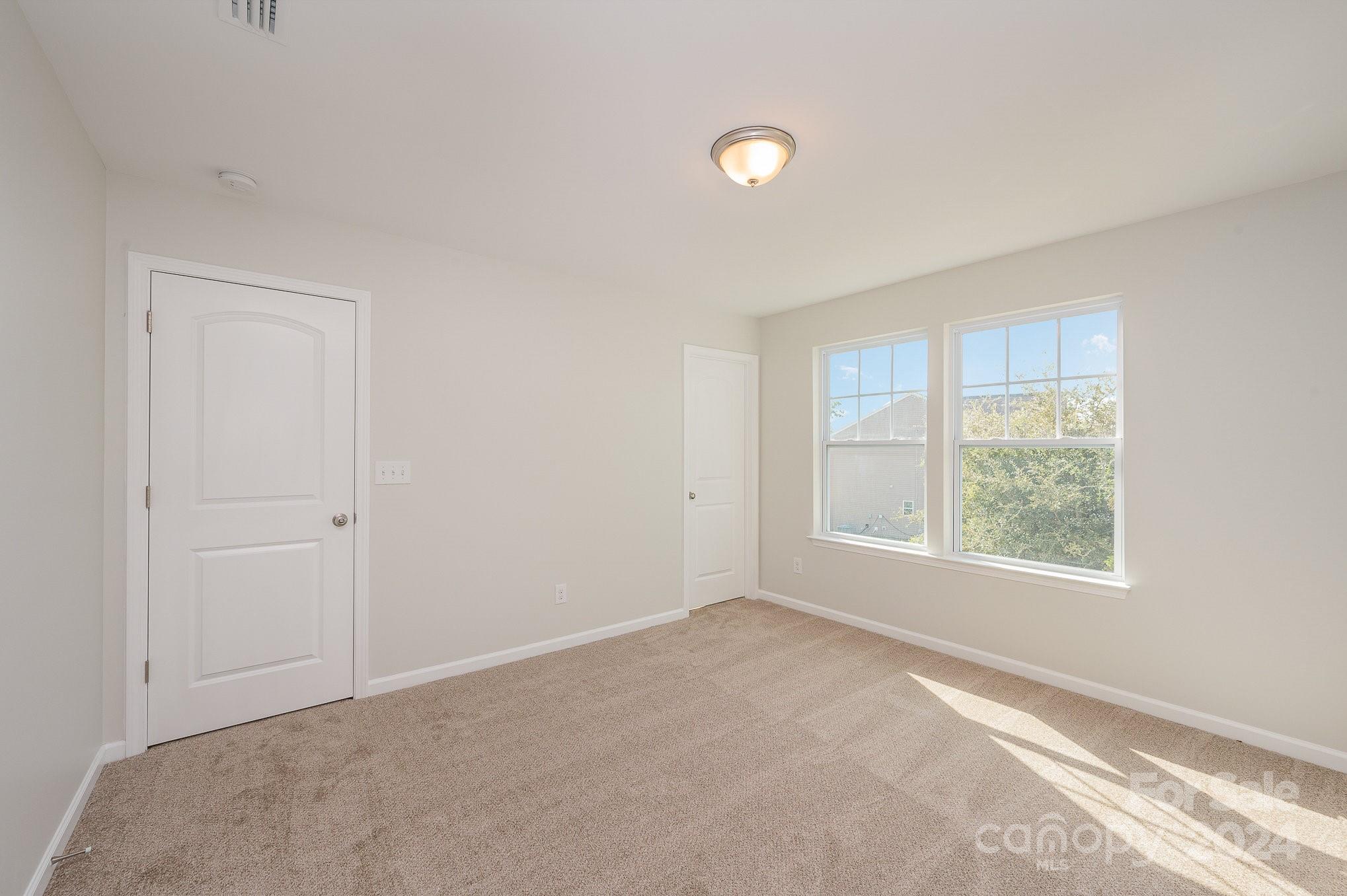 Newport Lakes - Residential