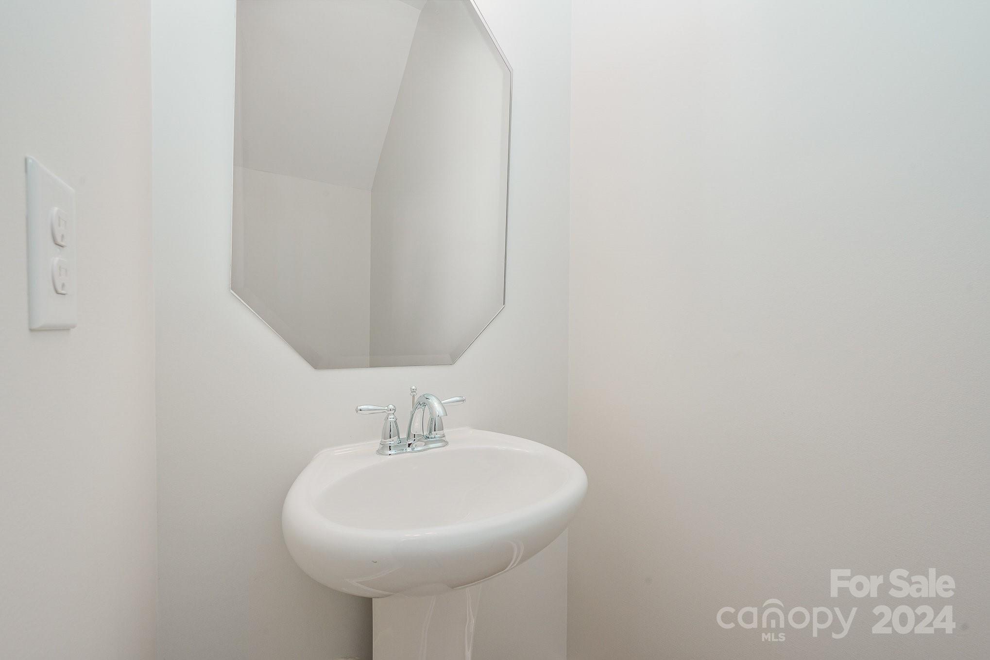 Newport Lakes - Residential