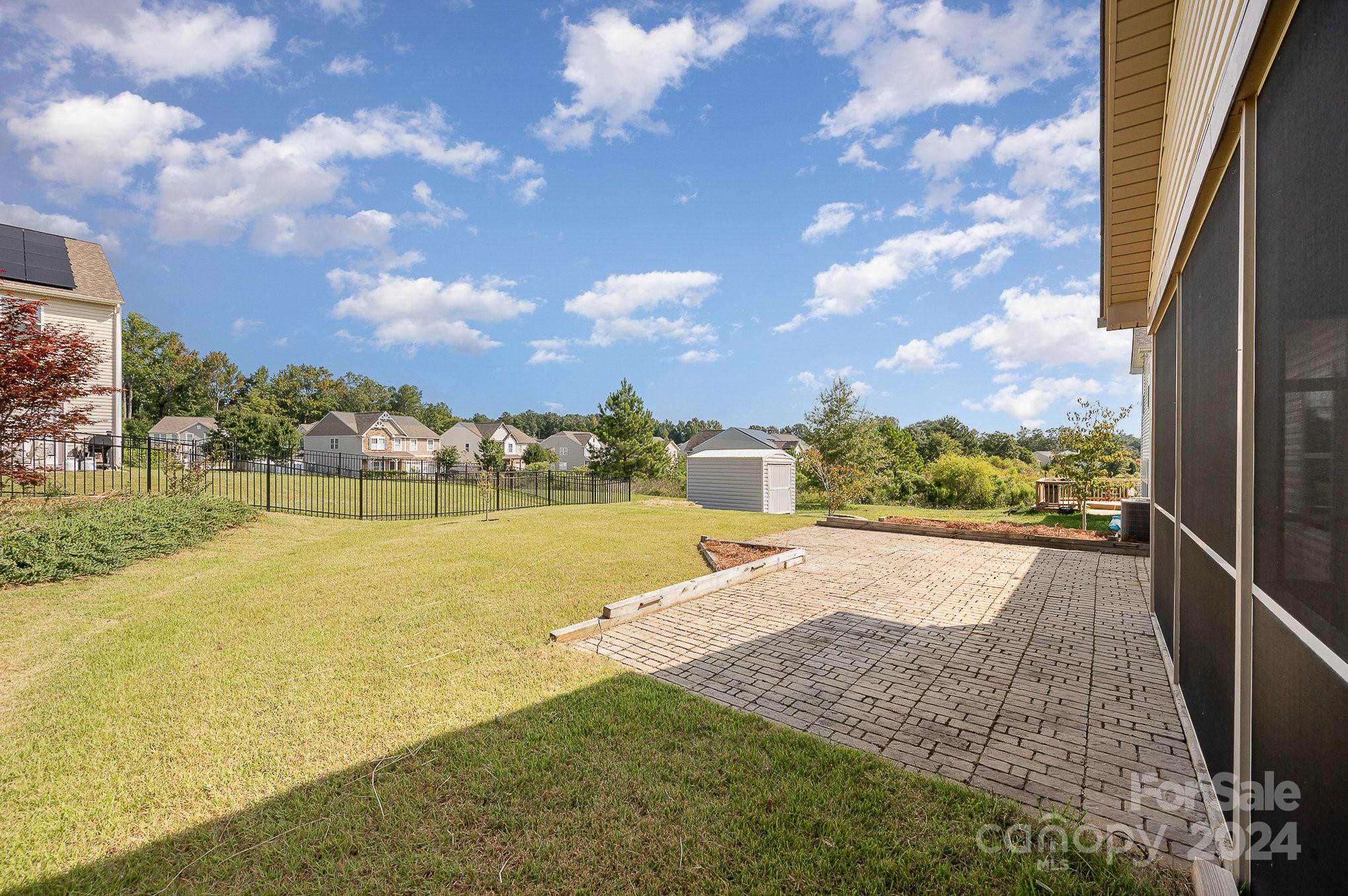 Newport Lakes - Residential