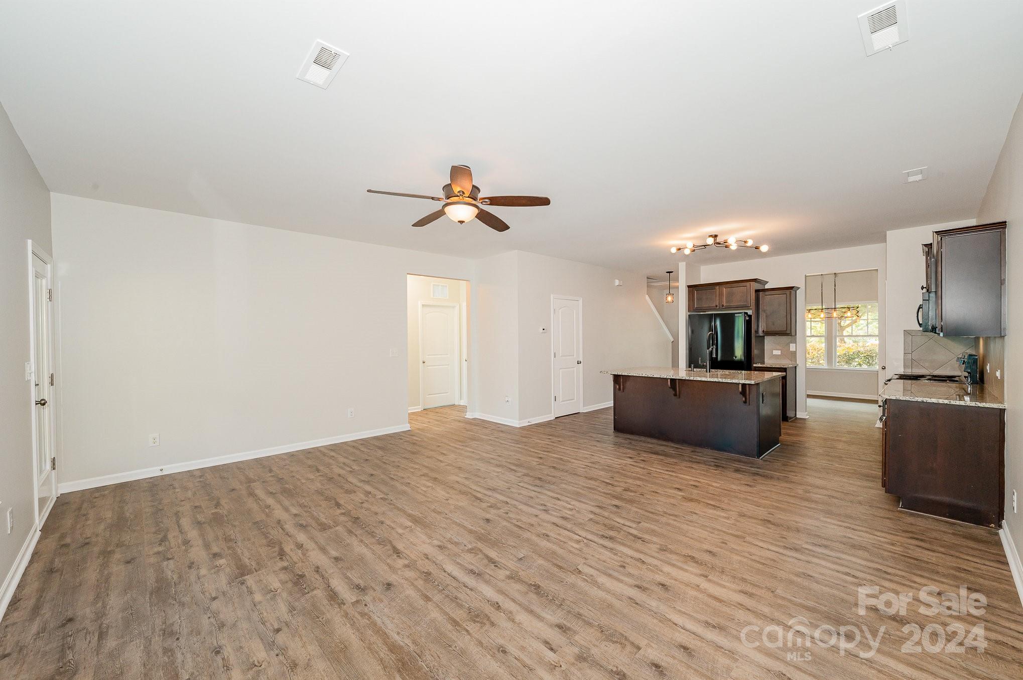 Newport Lakes - Residential