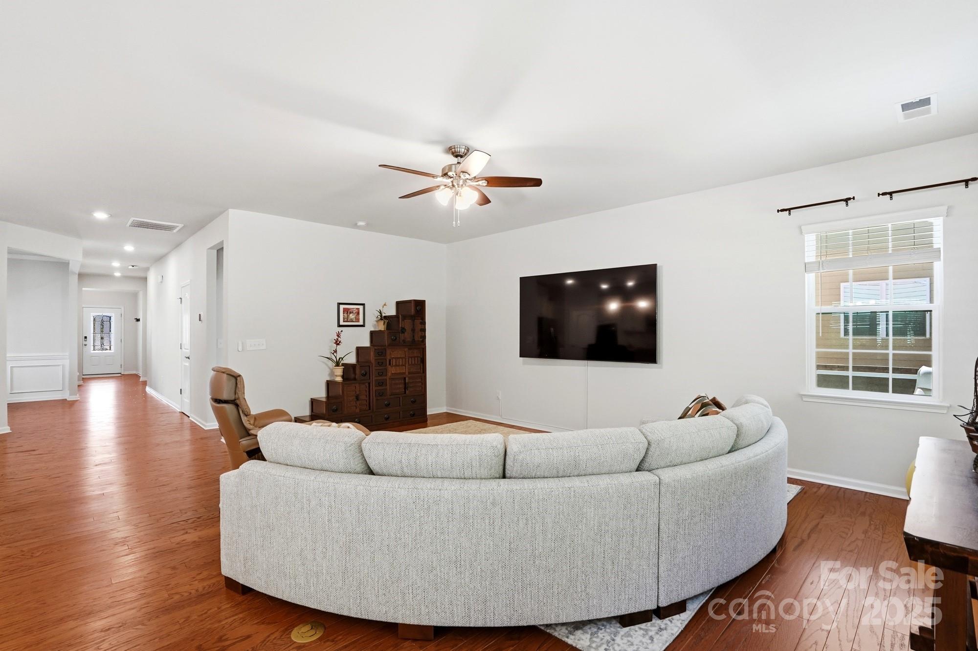 Imagery On Mtn Island - Residential