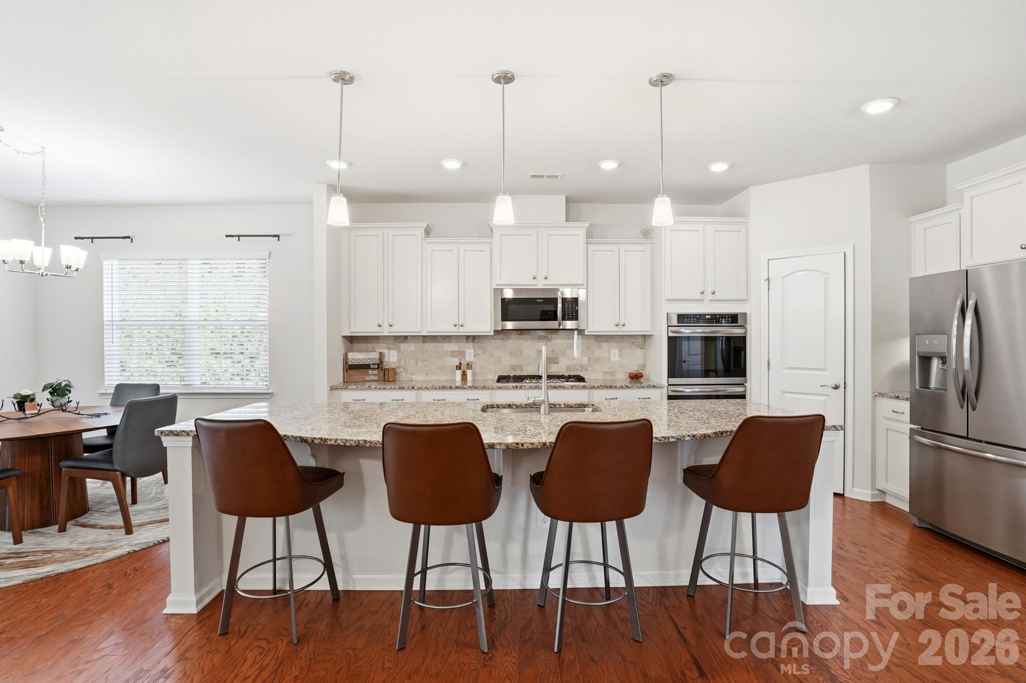 Imagery On Mtn Island - Residential