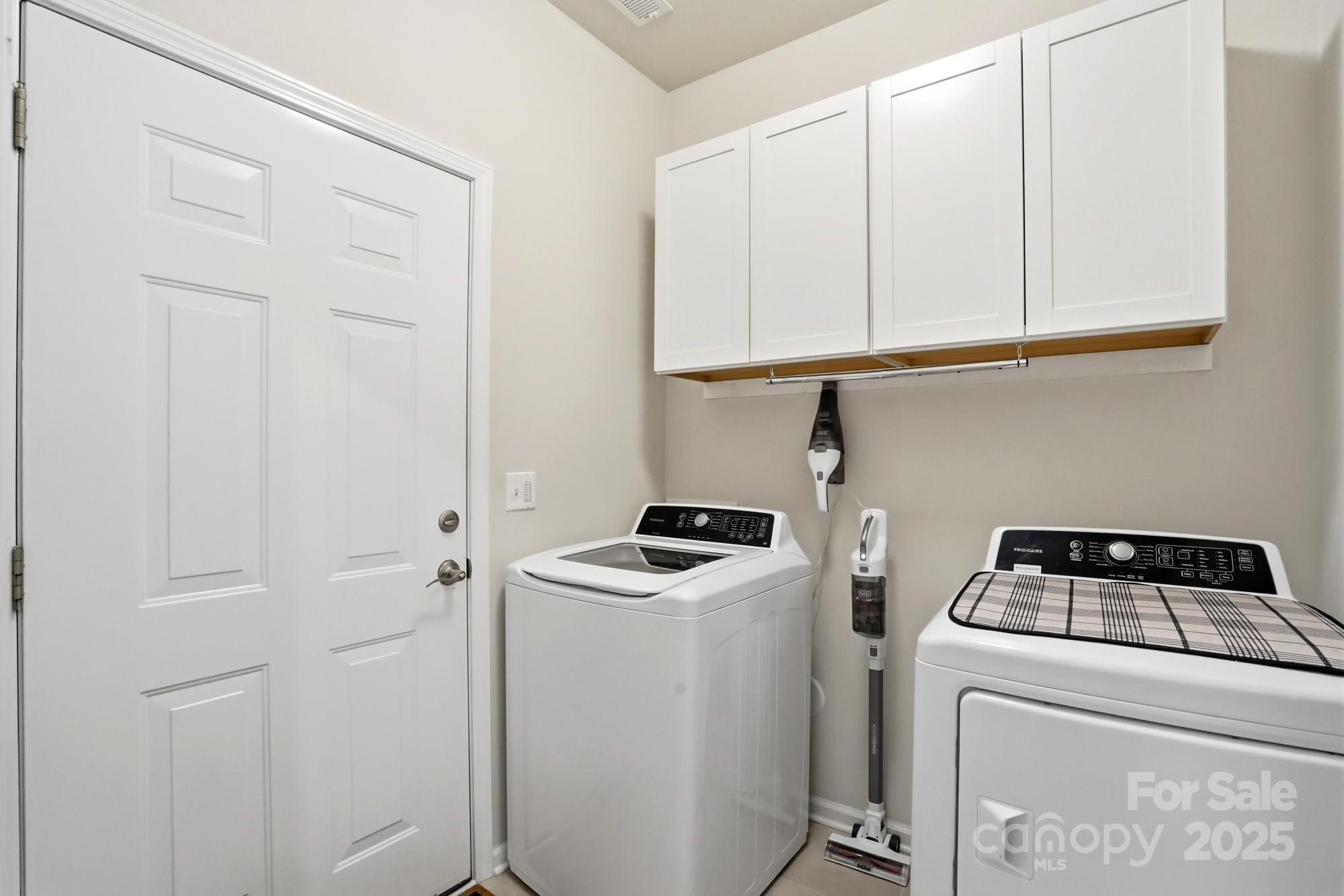 Imagery On Mtn Island - Residential