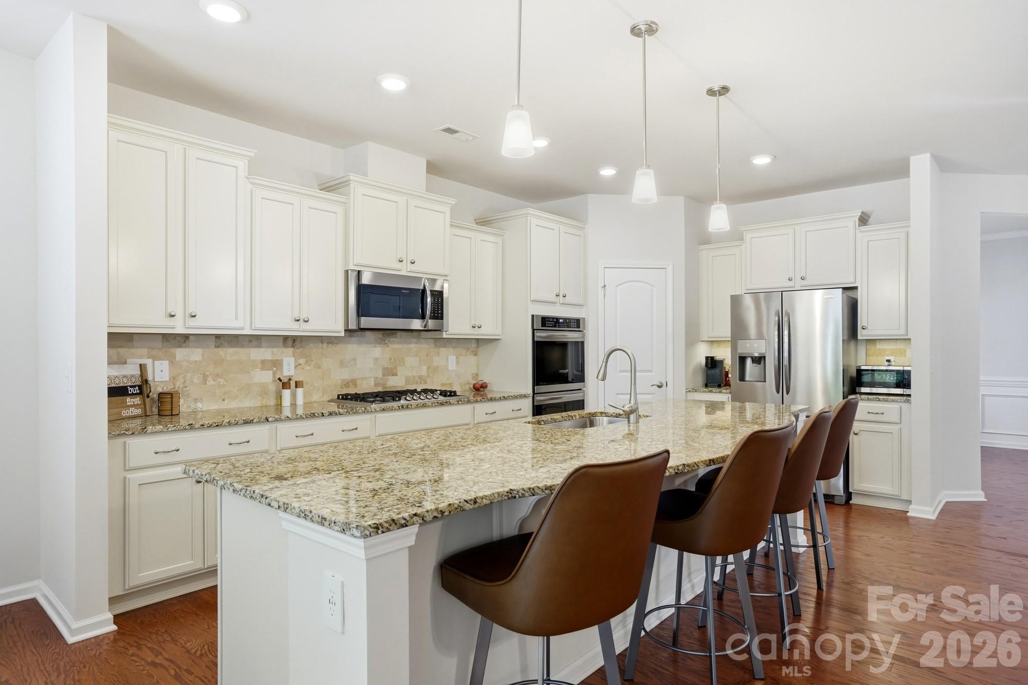 Imagery On Mtn Island - Residential