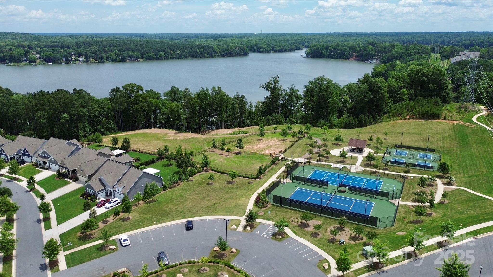 Imagery On Mtn Island - Residential