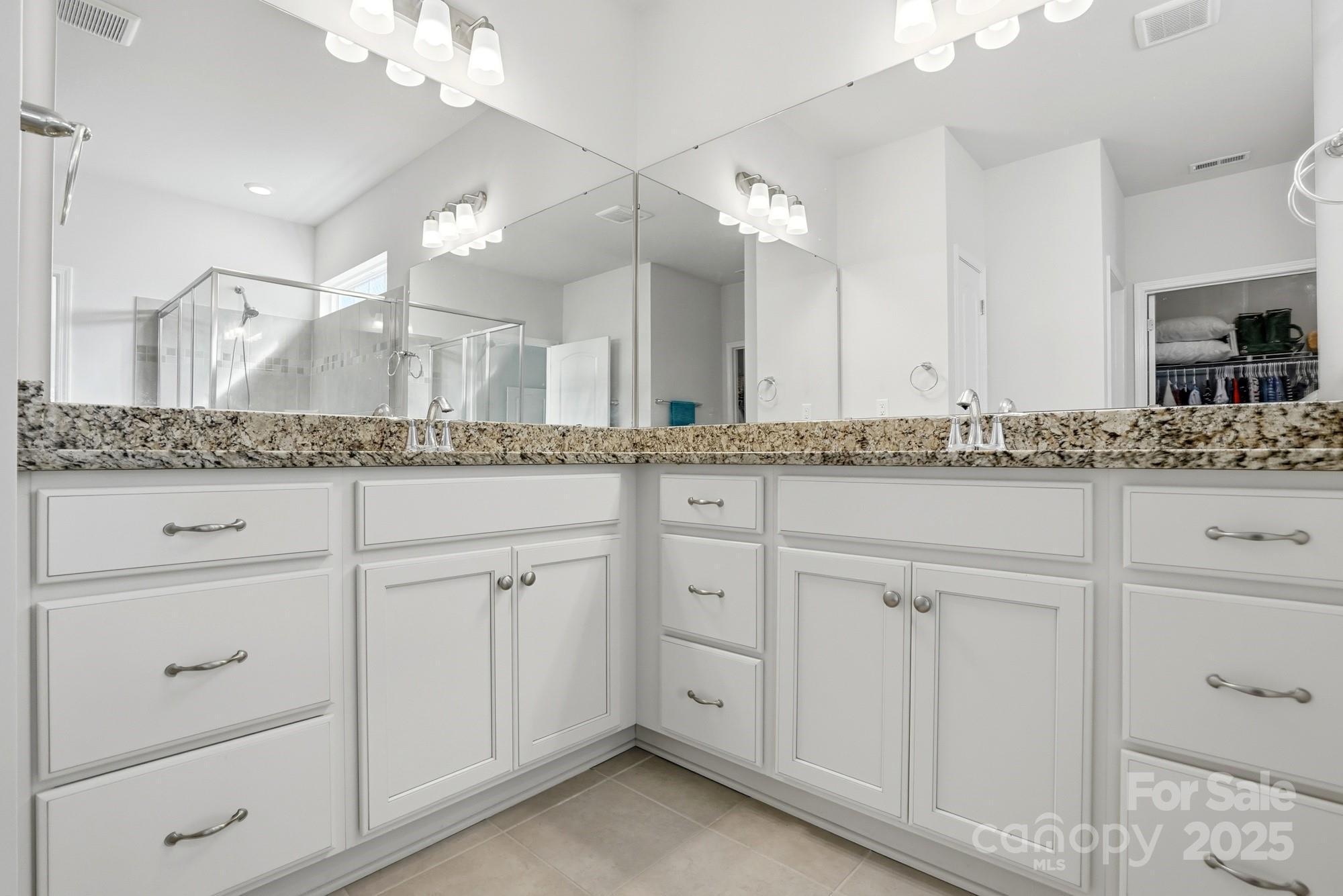 Imagery On Mtn Island - Residential