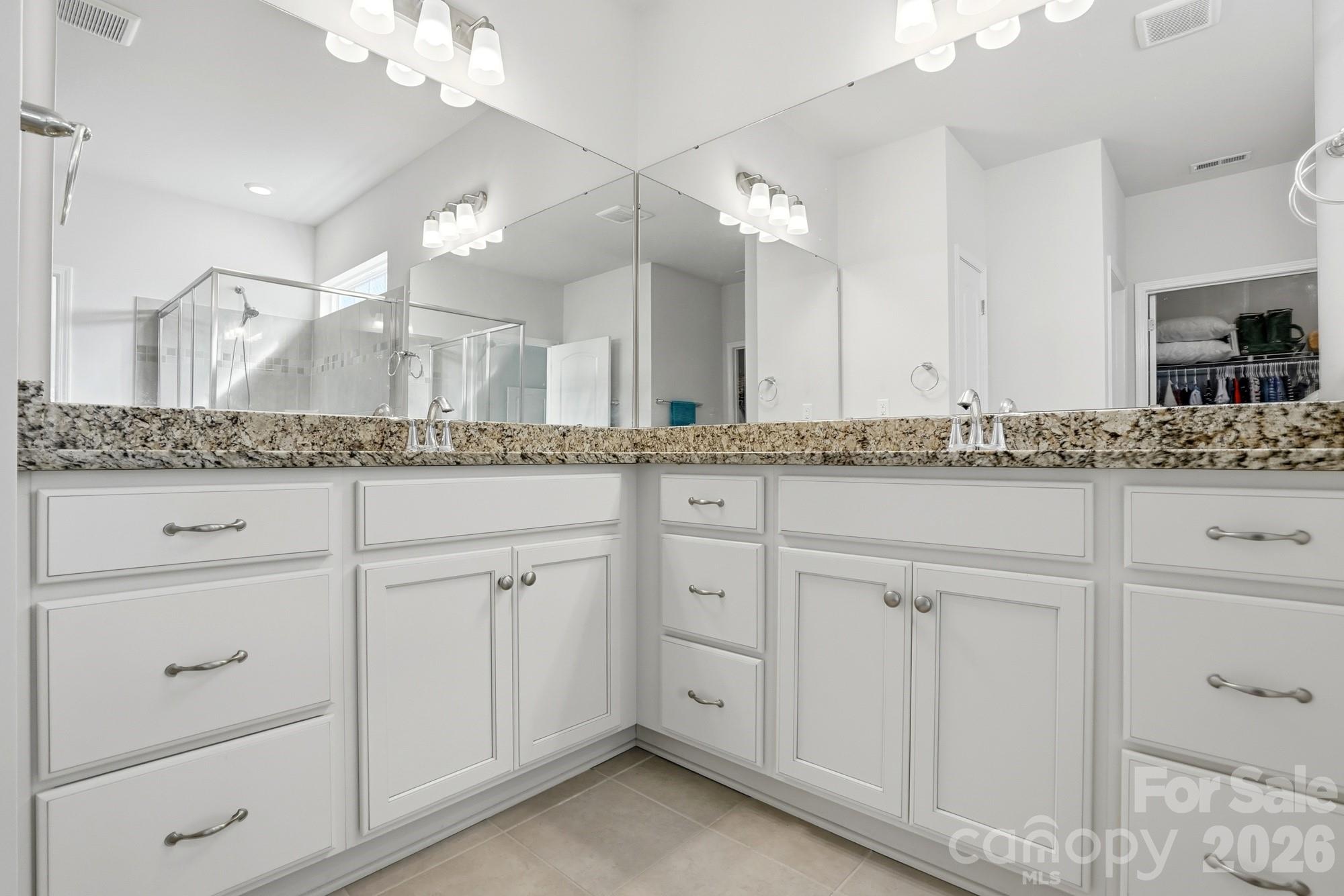 Imagery On Mtn Island - Residential