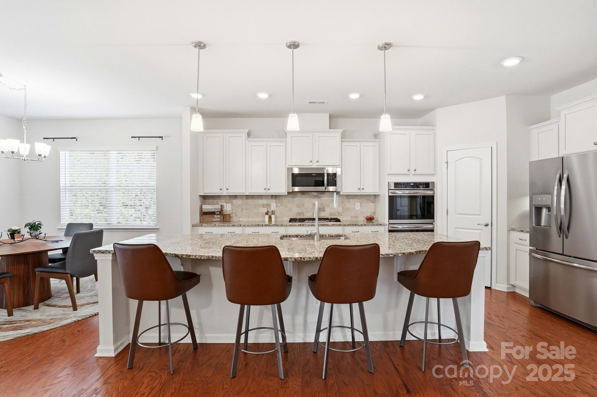 Imagery On Mtn Island - Residential