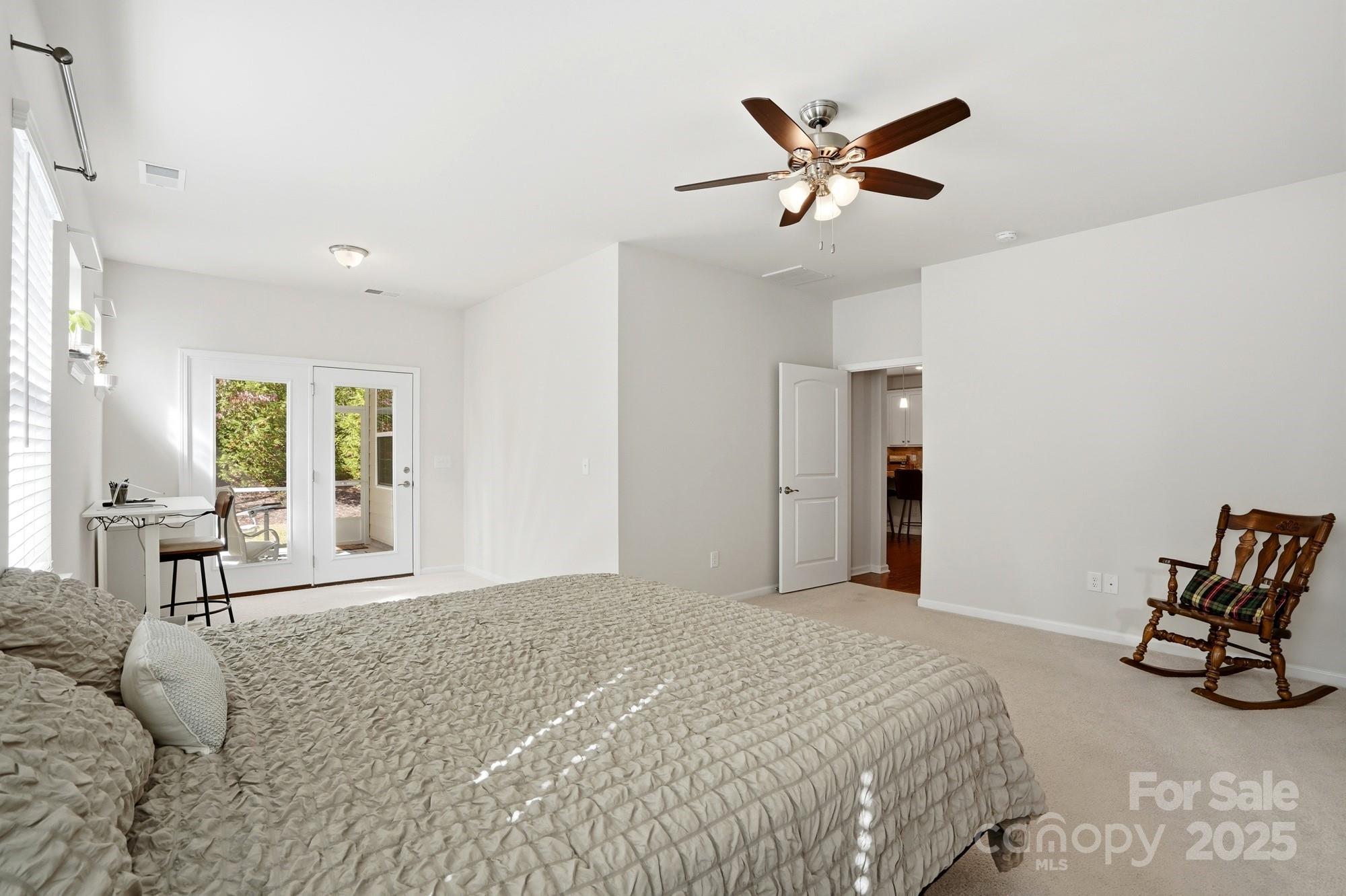 Imagery On Mtn Island - Residential