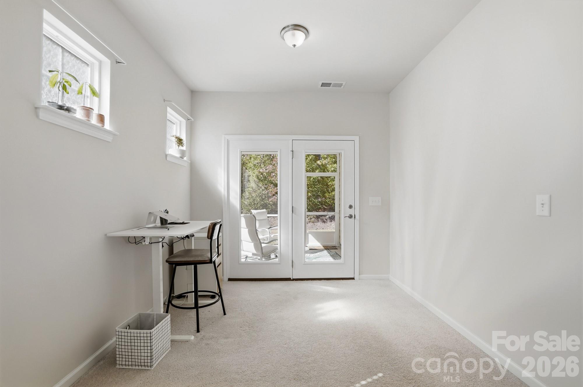 Imagery On Mtn Island - Residential