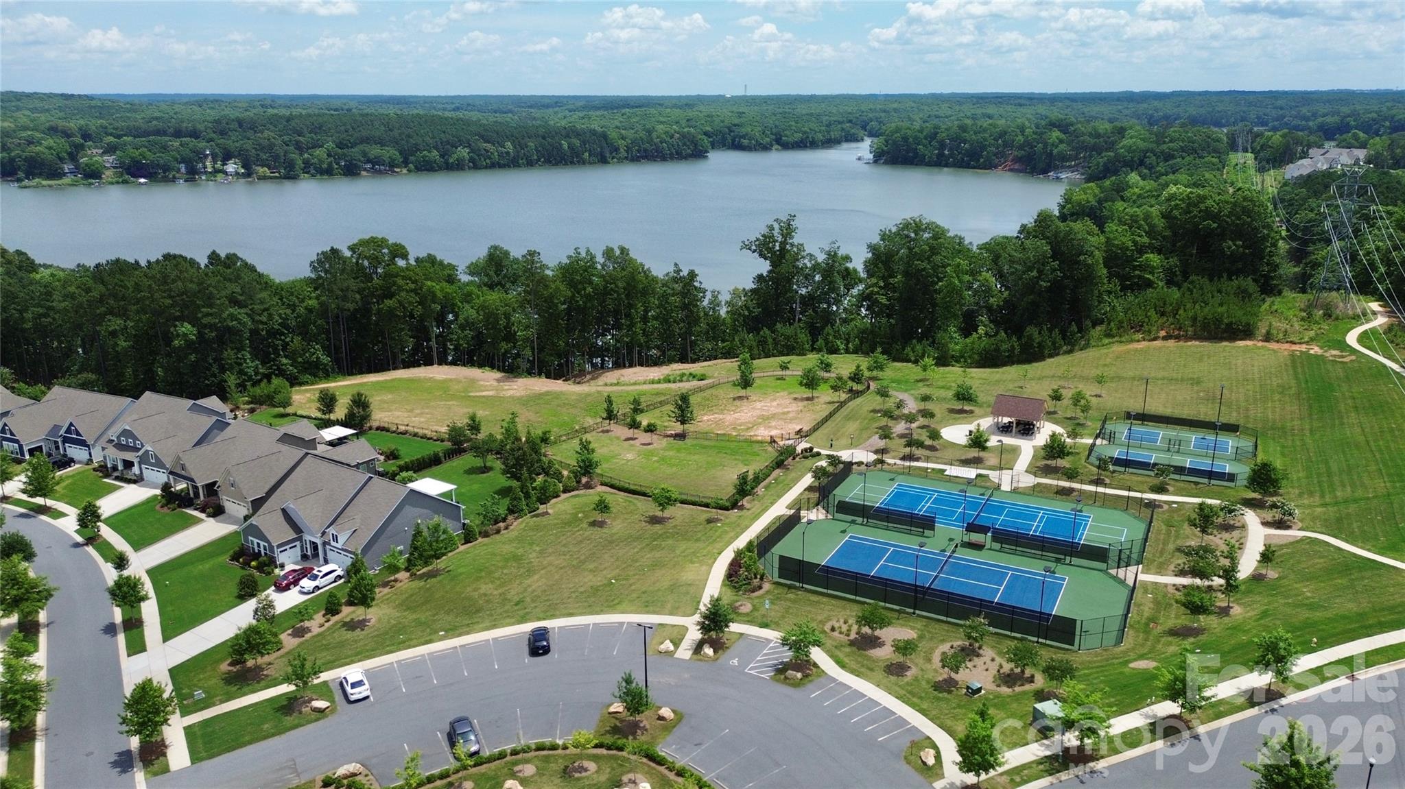 Imagery On Mtn Island - Residential