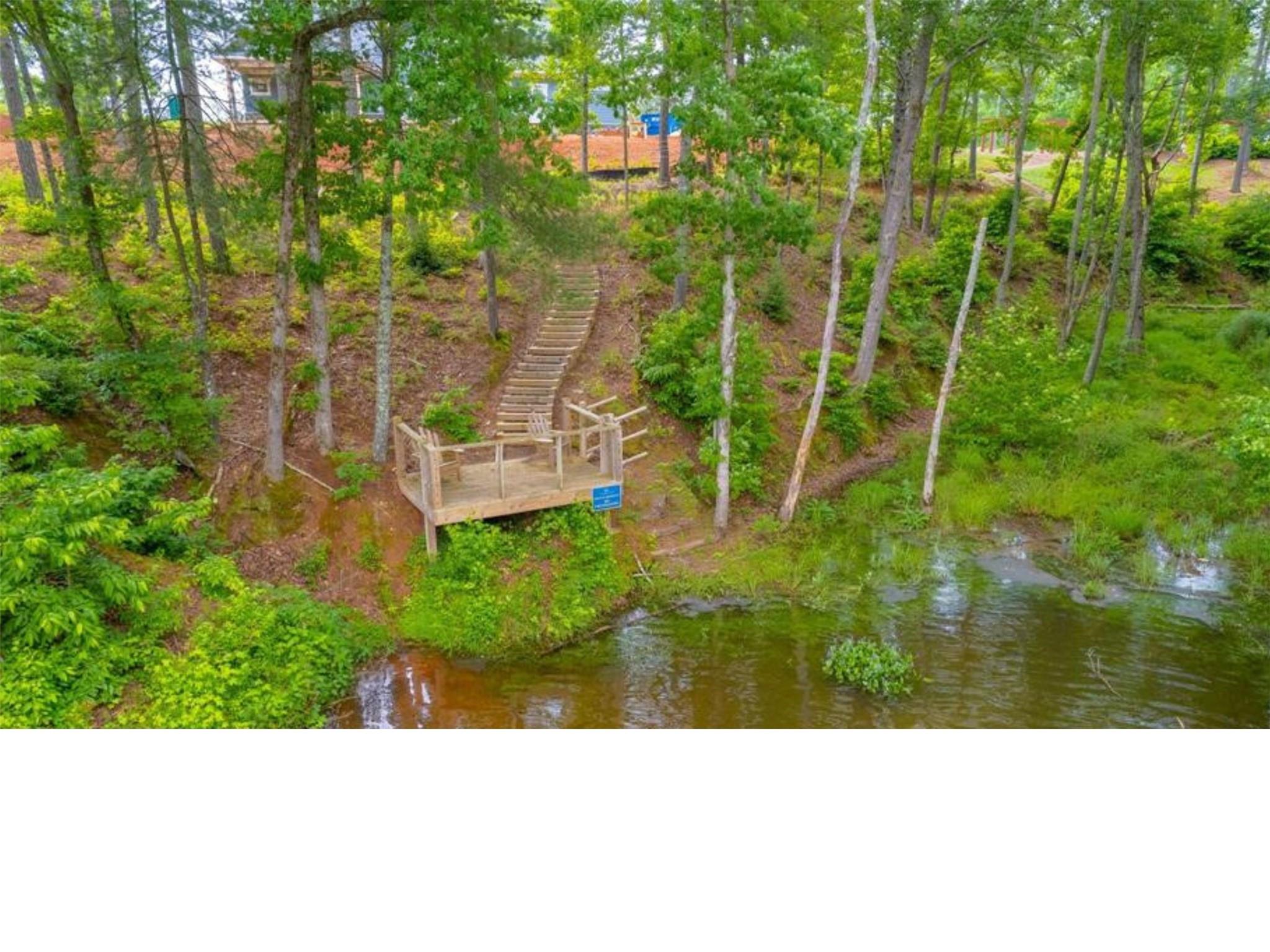 The Waterfront Club - Land