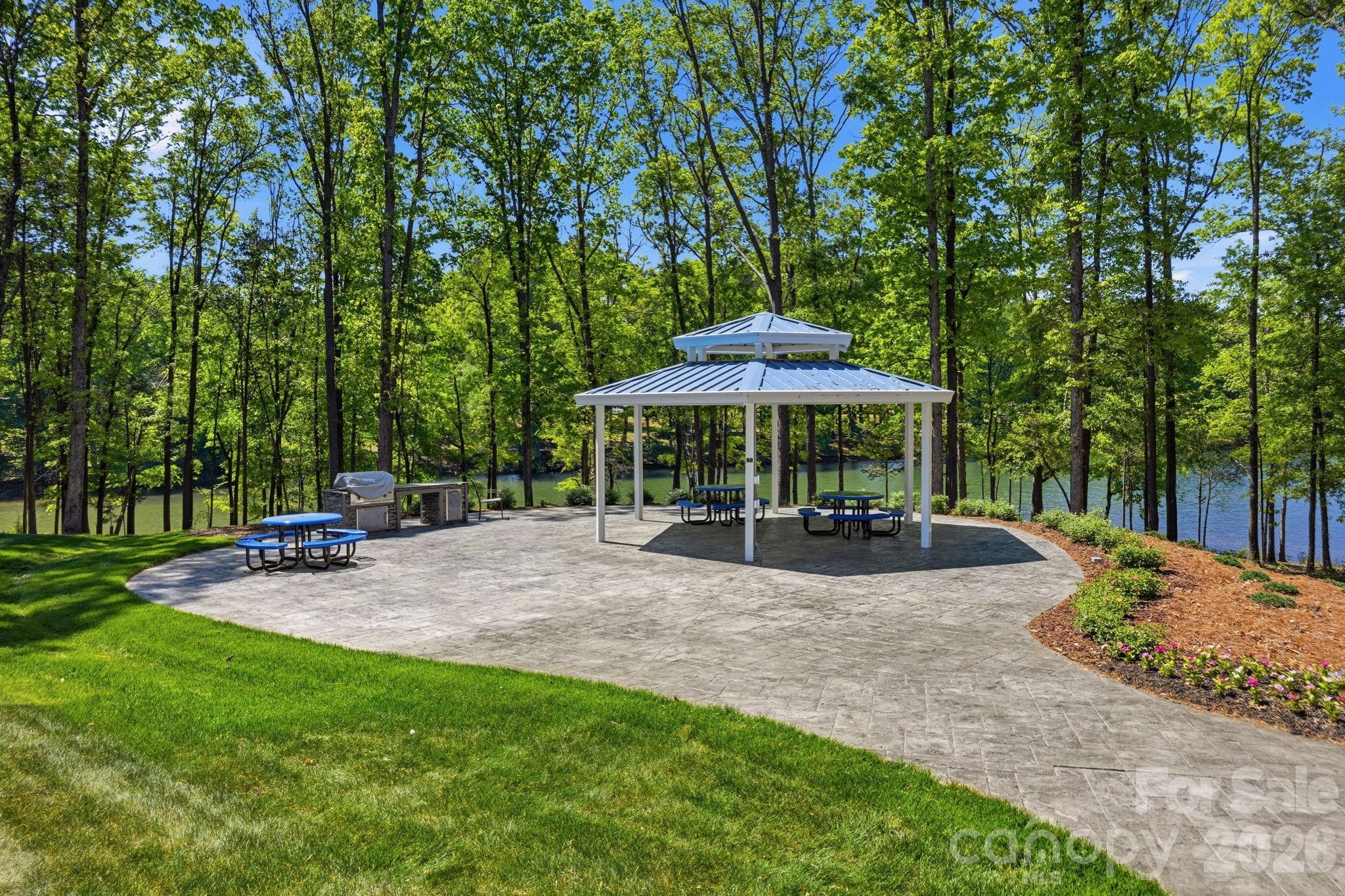 The Courtyards at Lake Davidson - Residential