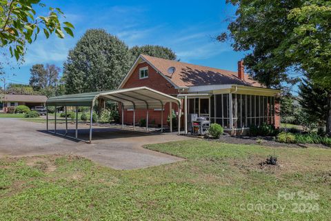 A home in Hickory