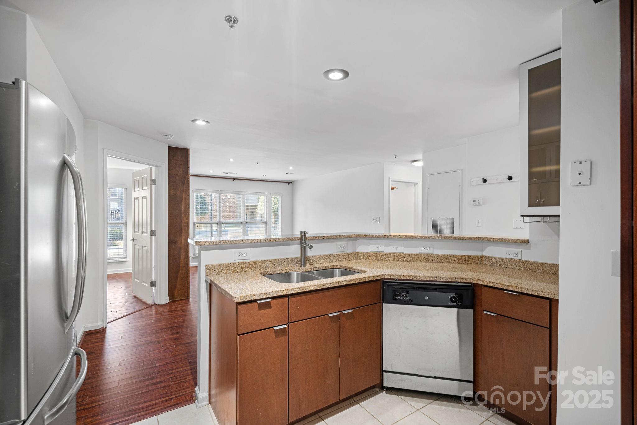 513 N Graham Street 1B