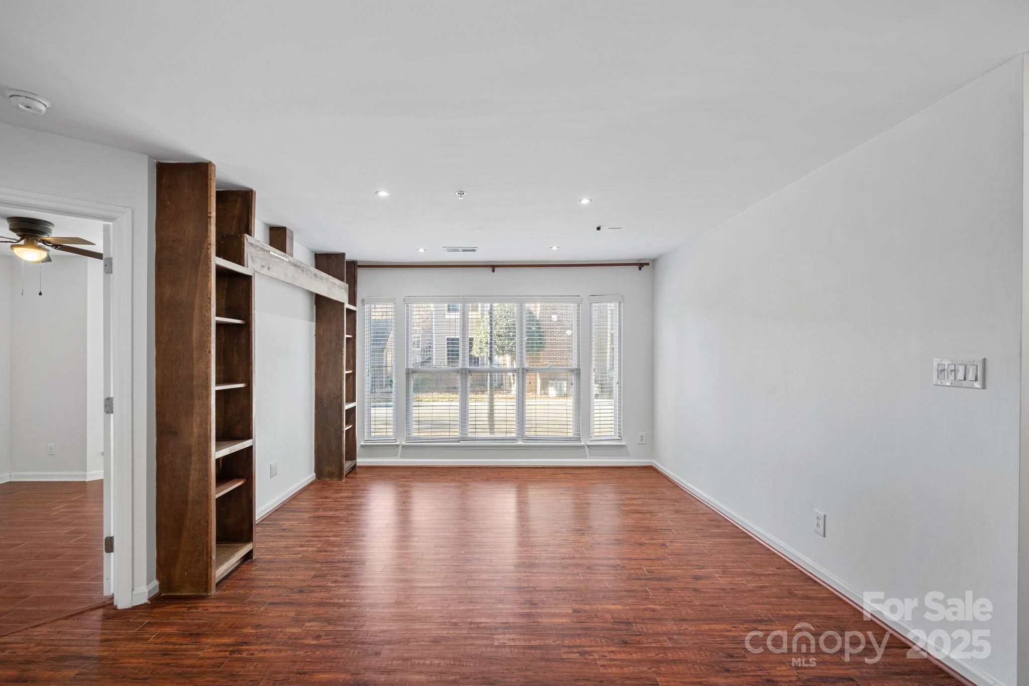 513 N Graham Street 1B