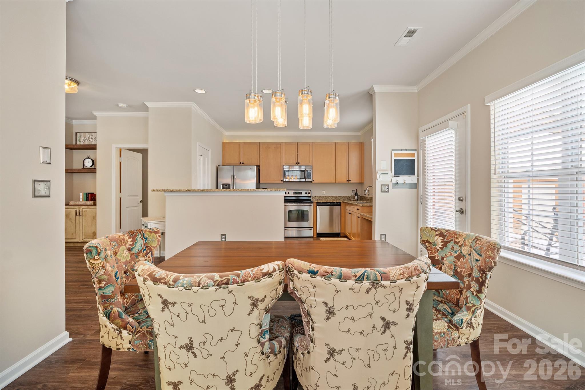 1001 Central Park Circle