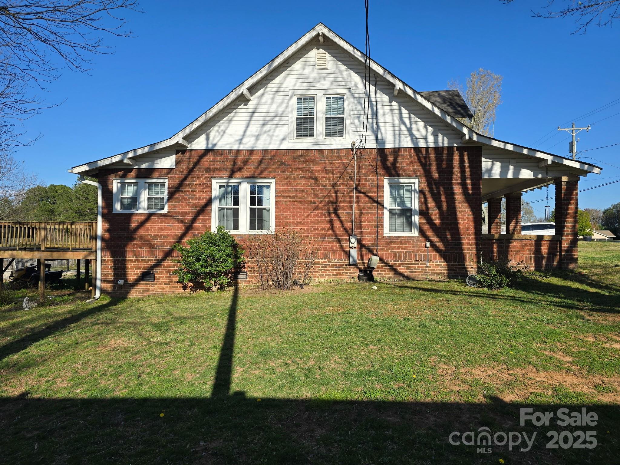 307 Gold Hill Avenue