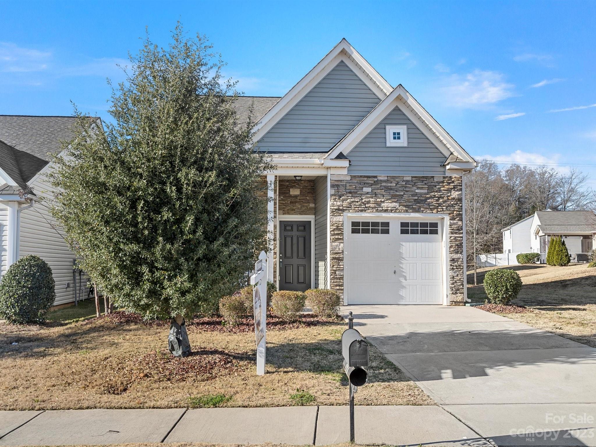 Newport Lakes - Residential