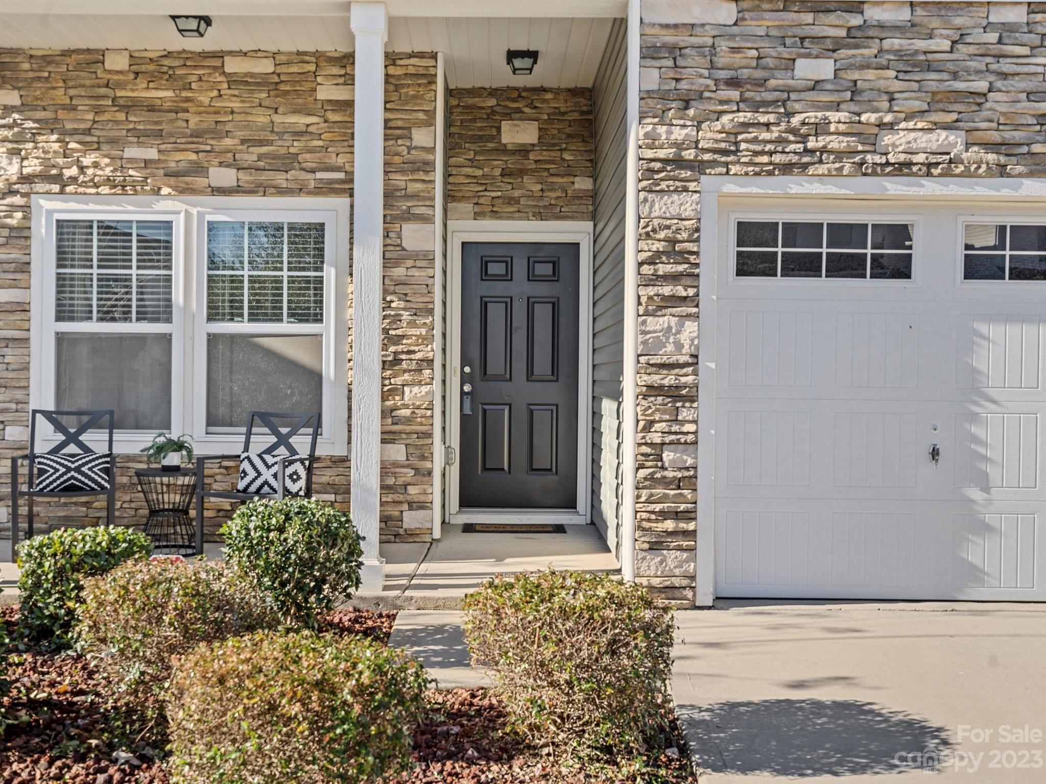 Newport Lakes - Residential