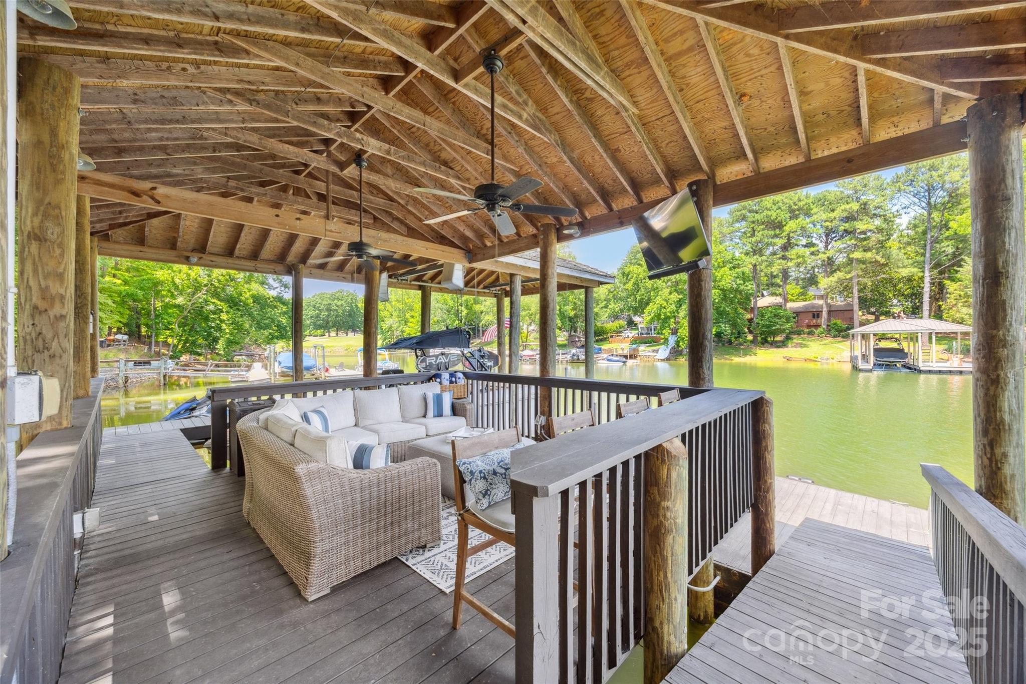 Tega Cay - Residential