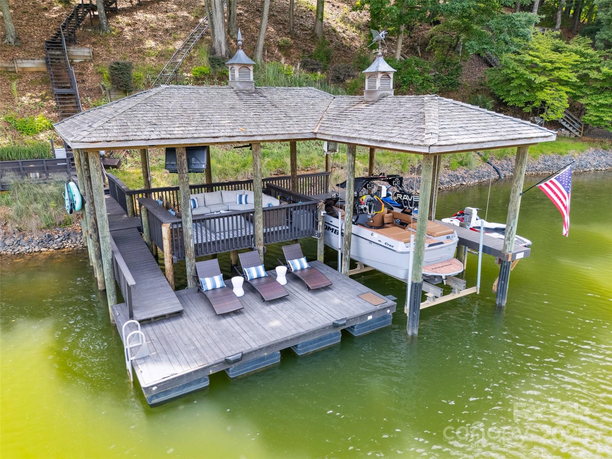 Tega Cay - Residential