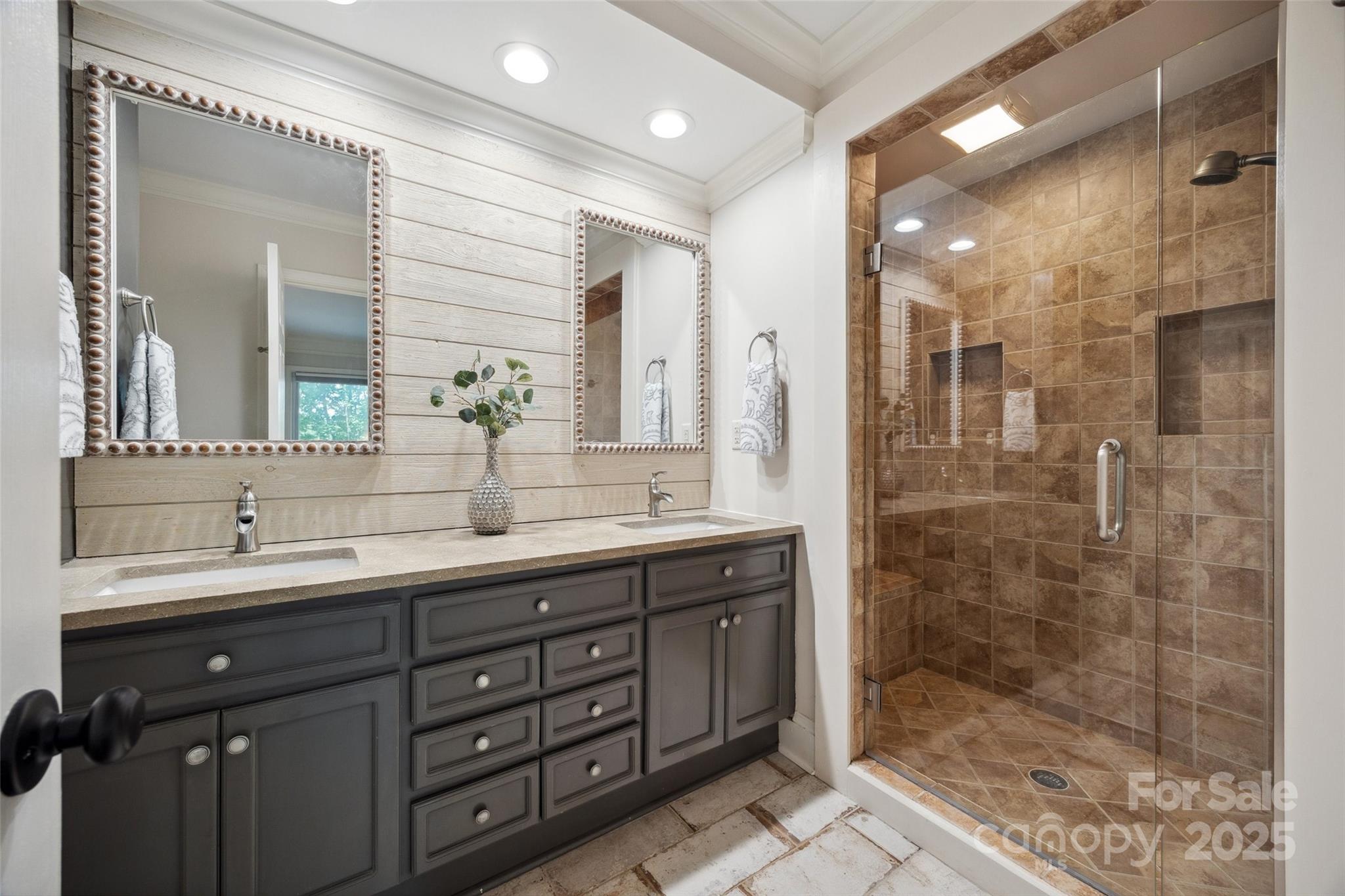 Tega Cay - Residential