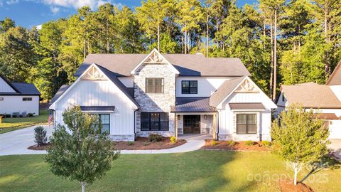 Photo of 16416 Crosshaven Drive, Charlotte, NC 28278 (MLS # 4300476)