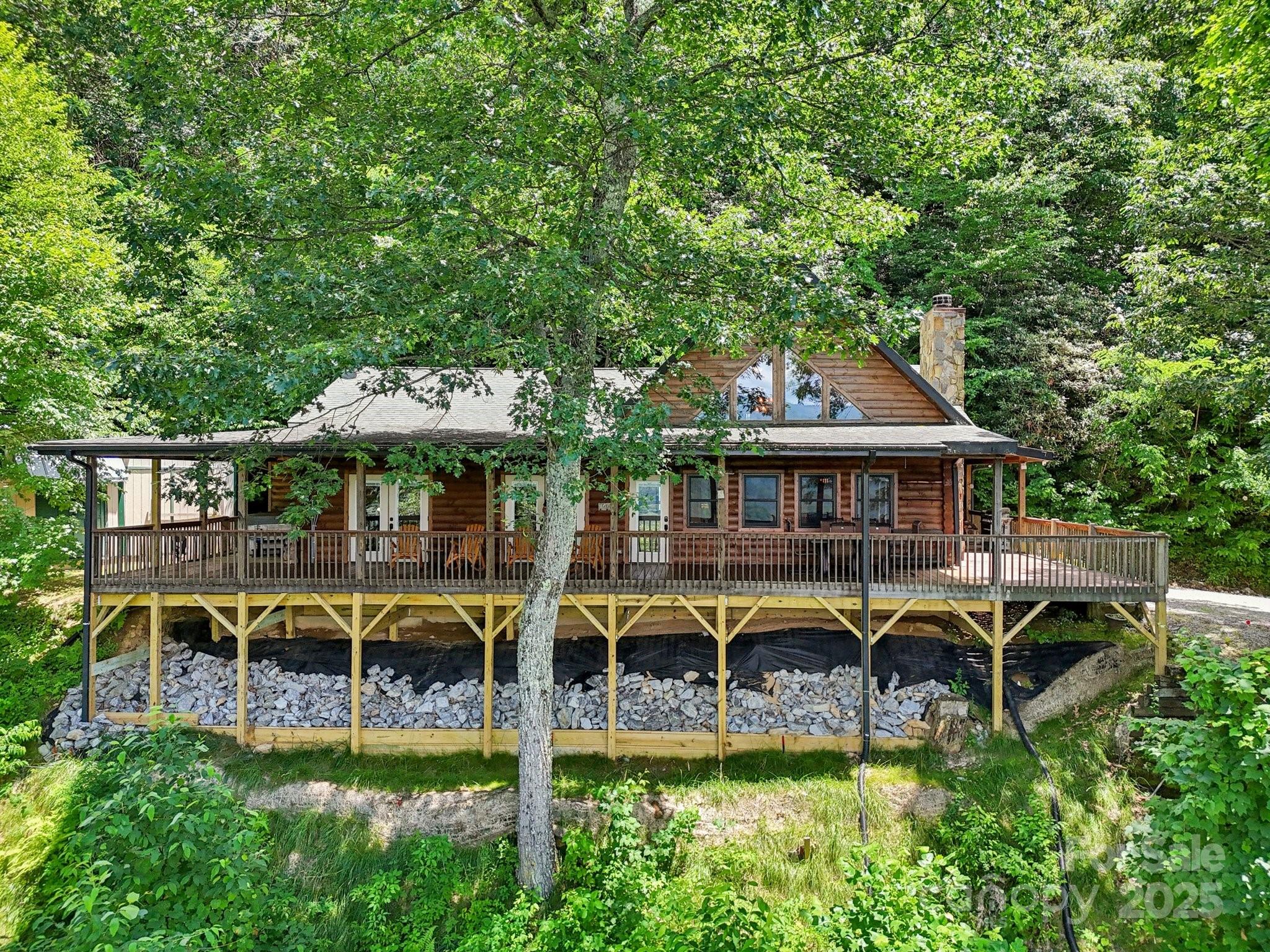 1253 Forest Drive