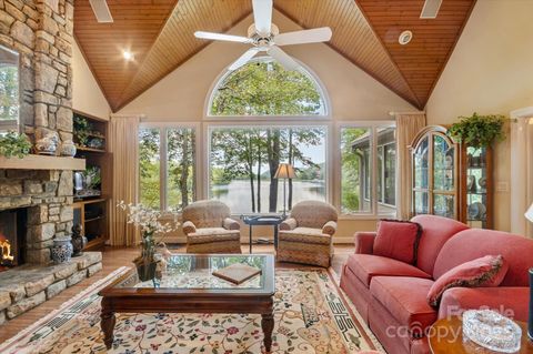 98 Taladu Court Brevard NC 28712