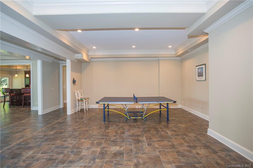 The Peninsula - Residential