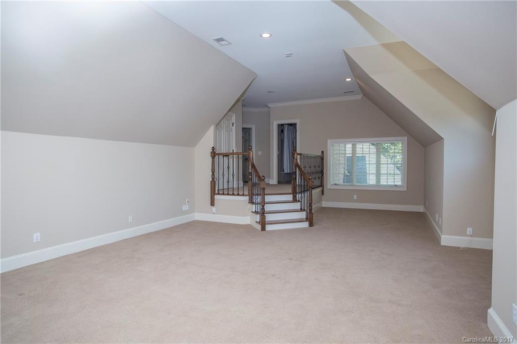 The Peninsula - Residential