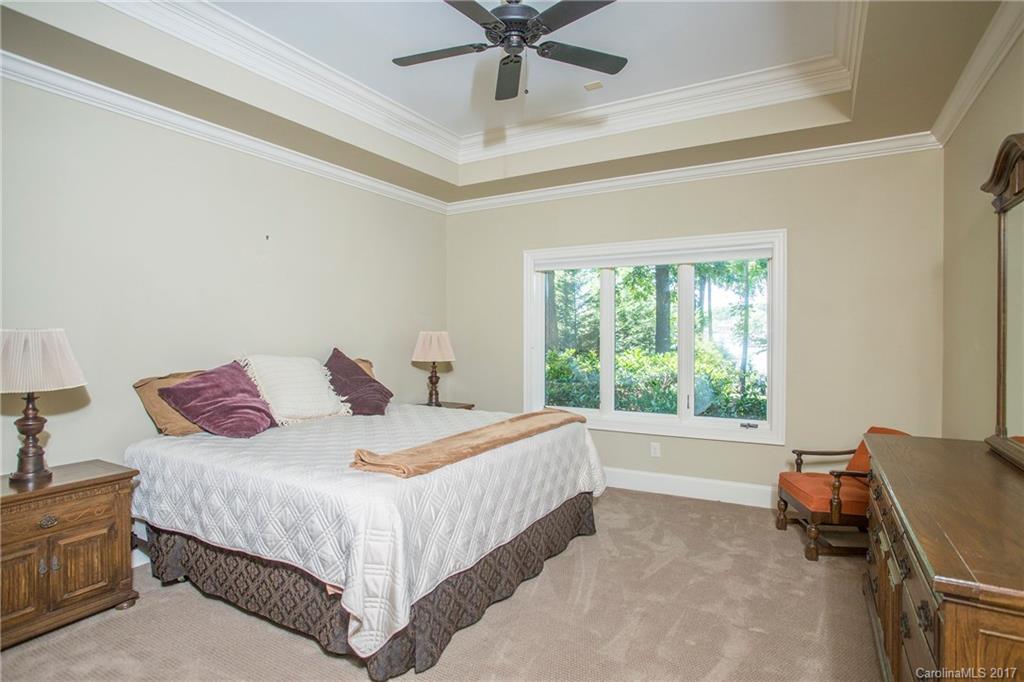 The Peninsula - Residential