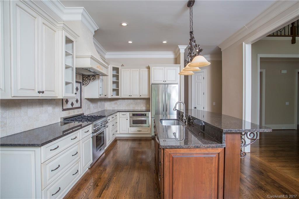 The Peninsula - Residential